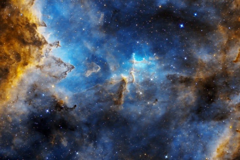 The Centre of the Heart Nebula © Péter Feltóti. Taken with a Sky-Watcher Quattro 200P Telescope.