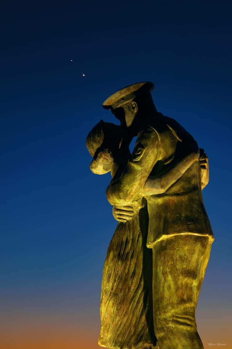 The Kiss:Venus and Jupiter Marco Meniero