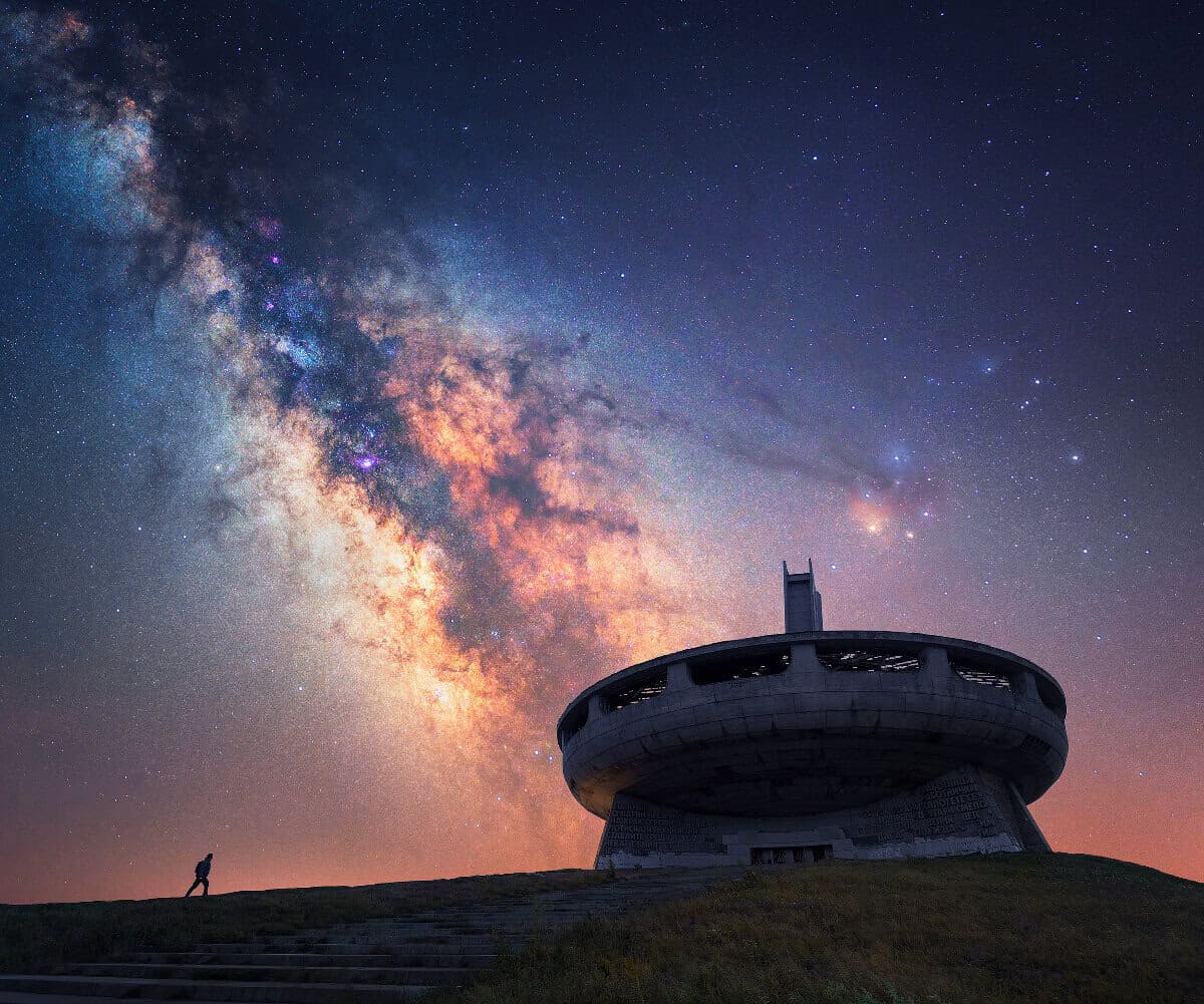 How Mihail Minkov Captures Award-Winning Astrophotography Images