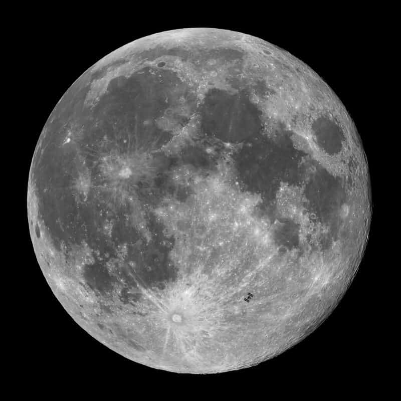 Hunter’s Moon and the ISS © Tom Glenn