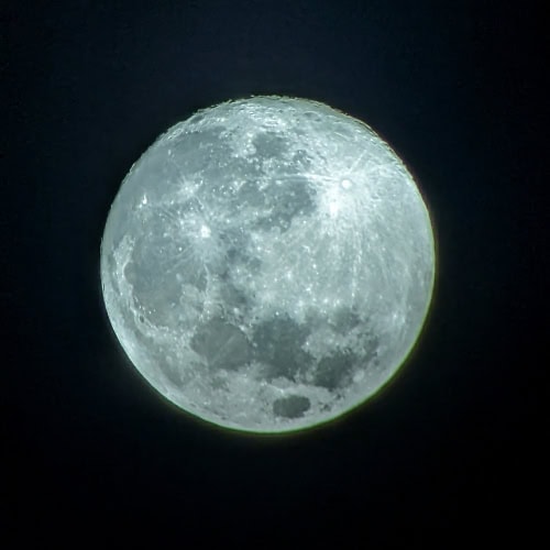 Photo of the moon taken with a Vaonis Hestia and a really old smartphone (the Google Pixel 3a)