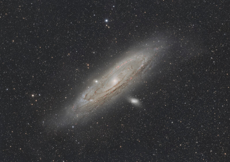 m.31 LRGBHaOiii by Simone Curzi. A full-resolution version is available on my AstroBin page, along with cropped regions highlighting the UltraCat 76’s crisp detail, contrast, and color control.