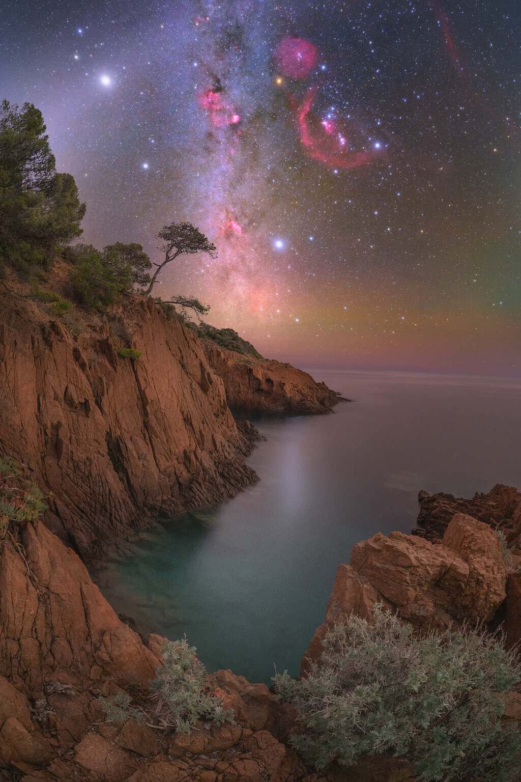 Milky Way over sea cliffs by Anthony Lopez