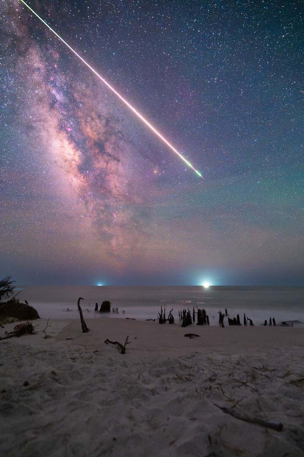 Fireball meteor over paradise by Jason Rice