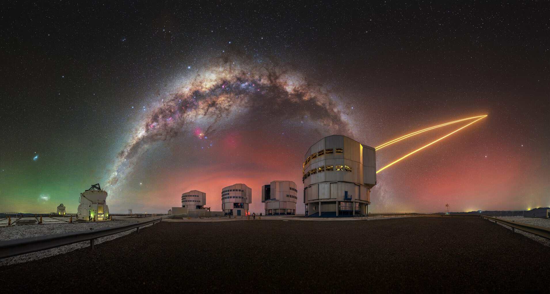 Sodium glow Milky Way by Julien Looten